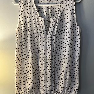 Sleeveless dress top